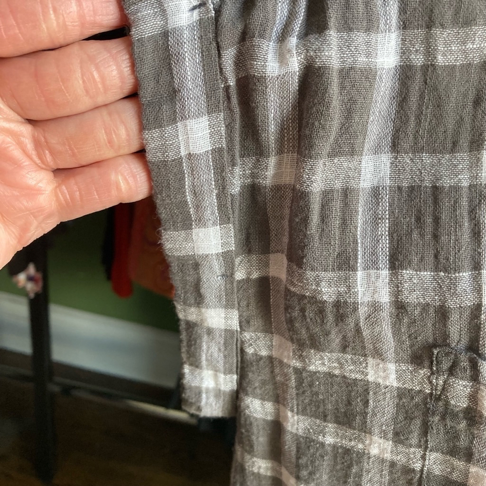 Women's Lucky Brand Plaid Button-Down Shirt Size M Gray & White - Picture 15 of 15